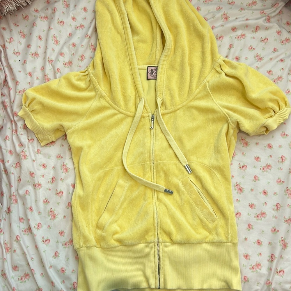 Y2K yellow juicy couture short sleeve zip up 💛
